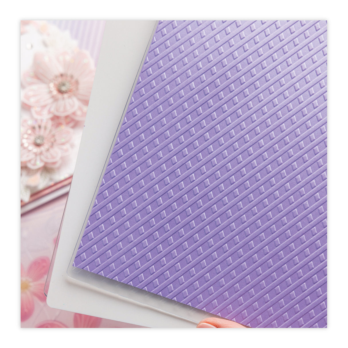 Chloe's Creative Cards - 8x8 2D Embossing Folder - Trellis Background